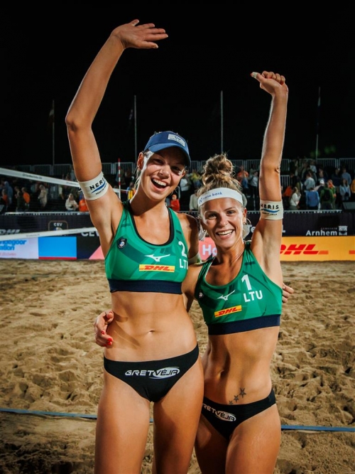 FOTO: CEV. Paulikiene/Raupelyte (LTU) vs Hermannova/Stochlova (CZE)