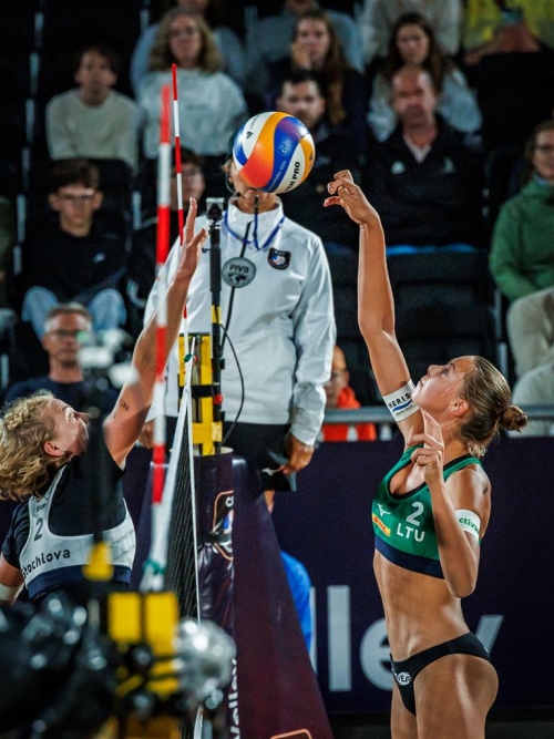 FOTO: CEV. Paulikiene/Raupelyte (LTU) vs Hermannova/Stochlova (CZE)