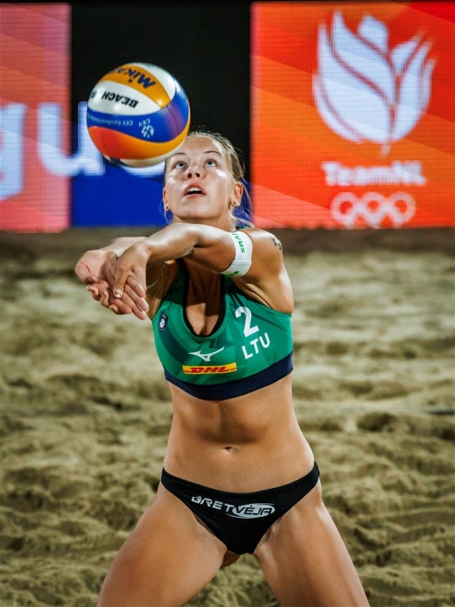 FOTO: CEV. Paulikiene/Raupelyte (LTU) vs Hermannova/Stochlova (CZE)