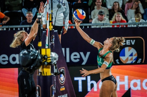 FOTO: CEV. Paulikiene/Raupelyte (LTU) vs Hermannova/Stochlova (CZE)