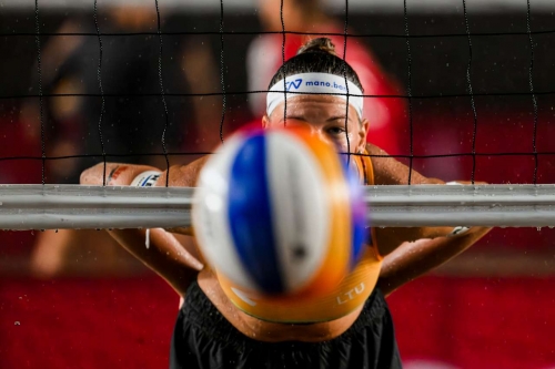 FOTO: Volleyball World. Paulikiene/Raupelyte (LTU) vs. Gottardi/Orsi Toth, R. (ITA)