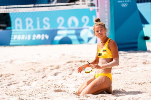 FOTO: Volleyball World. Paulikiene/Raupelyte (LTU) vs Stam/Schoon (NED)