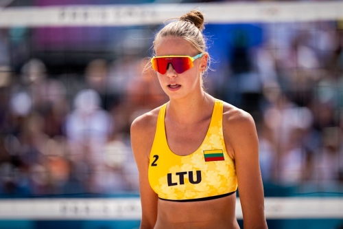 FOTO: Volleyball World. Paulikiene/Raupelyte (LTU) vs Stam/Schoon (NED)