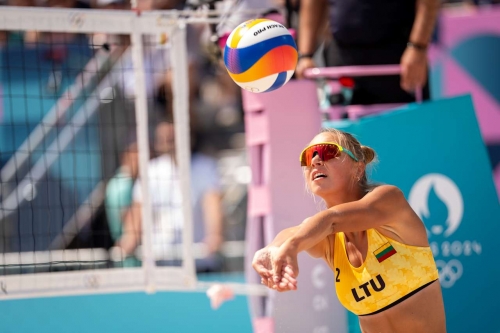 FOTO: Volleyball World. Paulikiene/Raupelyte (LTU) vs Stam/Schoon (NED)