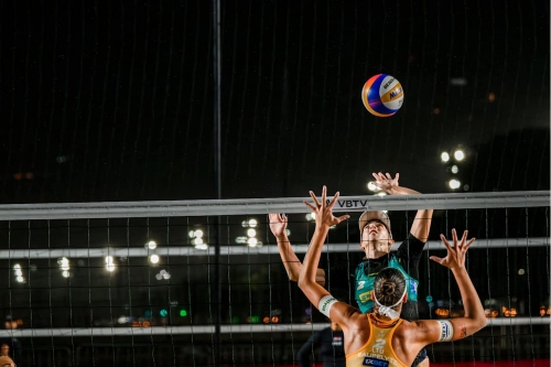 FOTO: Volleyball World. Paulikiene/Raupelyte (LTU) vs. Gottardi/Orsi Toth, R. (ITA)