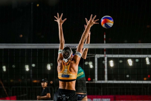 FOTO: Volleyball World. Paulikiene/Raupelyte (LTU) vs. Gottardi/Orsi Toth, R. (ITA)