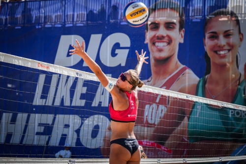 FOTO: Volleyball World. Paulikiene/Raupelyte (LTU) vs Kraft/Stockman (USA)