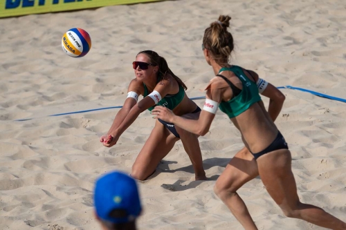 FOTO: Volleyball World. Davidova/Baieva (UKR) vs Paulikiene/Raupelyte (LTU)