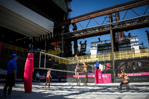 FOTO: Volleyball World. Paulikiene/Raupelyte (LTU) vs Cannon/Sponcil (USA)