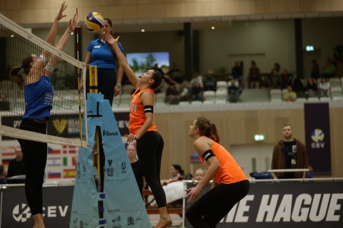 FOTO: CEV. Kernen/Annique (SUI)vs Paulikiene/Raupelyte (LTU)