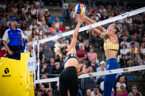 FOTO: Volleyball World. Paulikiene/Raupelyte (LTU) vs. Ludwig/Lippmann (GER)