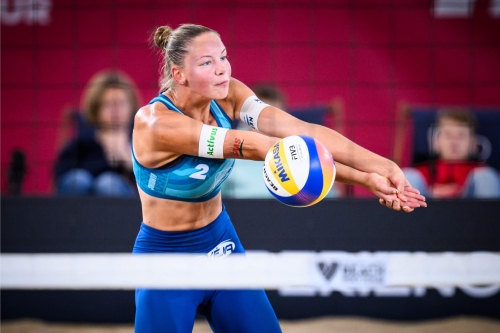 FOTO: Volleyball World. Paulikiene/Raupelyte (LTU) vs. Kozuch/Schneider (GER)