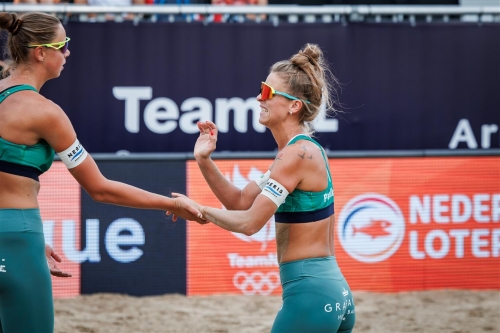 FOTO: CEV. Paulikiene/Raupelyte (LTU) vs Broring/van Driel, E. (NED)