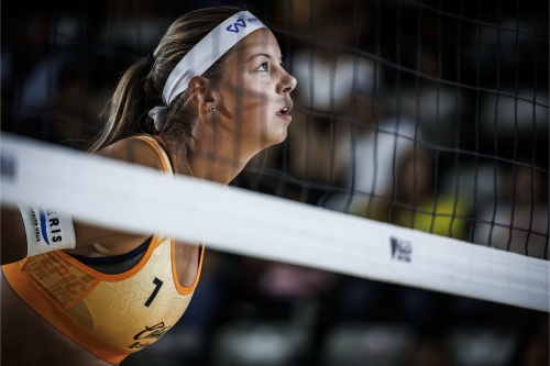 FOTO: Volleyball World. Raupelyte/Paulikiene (LTU) vs Taina/Victoria (BRA)