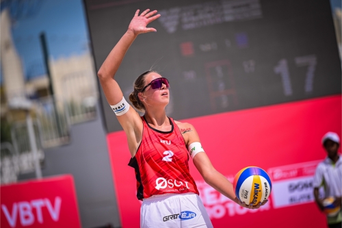 FOTO: Volleyball World. Paulikiene/Raupelyte (LTU) vs Akiko/Ishii (JPN)