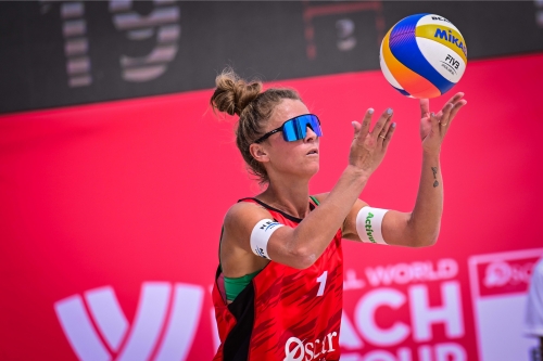 FOTO: Volleyball World. Paulikiene/Raupelyte (LTU) vs Akiko/Ishii (JPN)