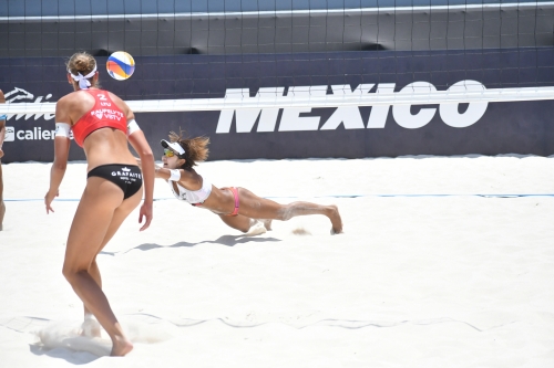 FOTO: Volleyball World. Paulikiene/Raupelyte (LTU) vs Akiko/Ishii (JPN)