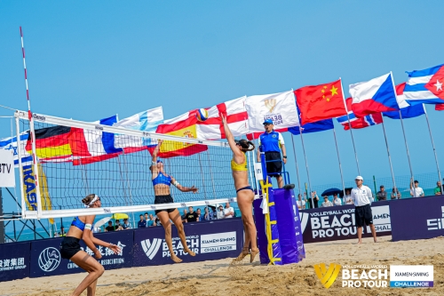 FOTO: Volleyball World. Raupelyte/Paulikiene (LTU) vs Alvarez M/Moreno (ESP)