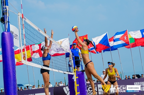 FOTO: Volleyball World. Raupelyte/Paulikiene (LTU) vs Alvarez M/Moreno (ESP)