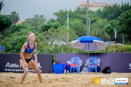 FOTO: Volleyball World. Raupelyte/Paulikiene (LTU) vs Liliana/Paula (ESP)