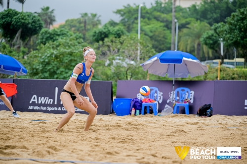 FOTO: Volleyball World. Raupelyte/Paulikiene (LTU) vs Liliana/Paula (ESP)