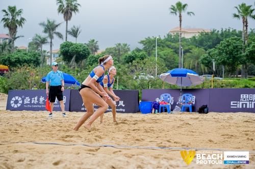 FOTO: Volleyball World. Raupelyte/Paulikiene (LTU) vs Liliana/Paula (ESP)