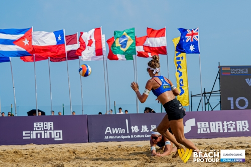FOTO: Volleyball World. Raupelyte/Paulikiene (LTU) vs Alvarez M/Moreno (ESP)