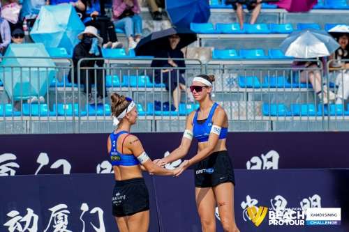 FOTO: Volleyball World. Raupelyte/Paulikiene (LTU) vs Alvarez M/Moreno (ESP)