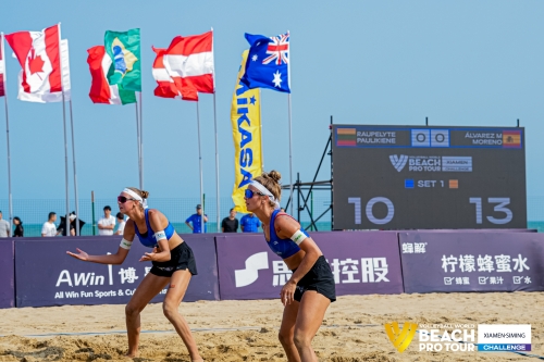FOTO: Volleyball World. Raupelyte/Paulikiene (LTU) vs Alvarez M/Moreno (ESP)