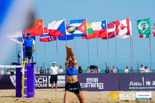 FOTO: Volleyball World. Raupelyte/Paulikiene (LTU) vs Alvarez M/Moreno (ESP)