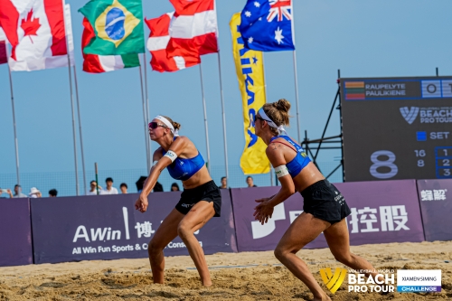 FOTO: Volleyball World. Raupelyte/Paulikiene (LTU) vs Alvarez M/Moreno (ESP)