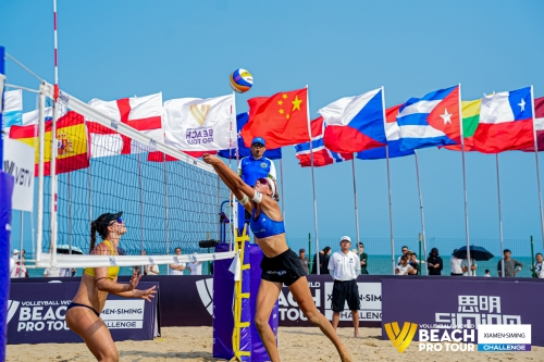 FOTO: Volleyball World. Raupelyte/Paulikiene (LTU) vs Alvarez M/Moreno (ESP)