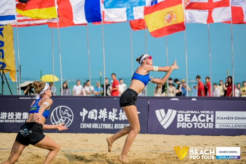 FOTO: Volleyball World. Raupelyte/Paulikiene (LTU) vs Alvarez M/Moreno (ESP)