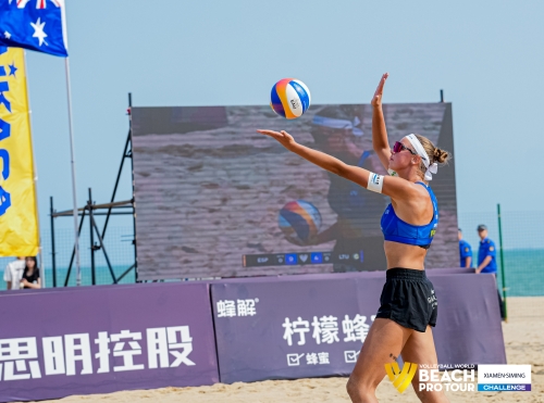 FOTO: Volleyball World. Raupelyte/Paulikiene (LTU) vs Alvarez M/Moreno (ESP)