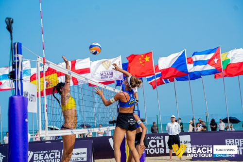 FOTO: Volleyball World. Raupelyte/Paulikiene (LTU) vs Alvarez M/Moreno (ESP)