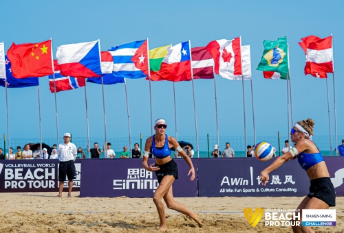 FOTO: Volleyball World. Raupelyte/Paulikiene (LTU) vs Alvarez M/Moreno (ESP)