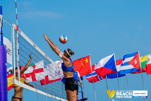 FOTO: Volleyball World. Raupelyte/Paulikiene (LTU) vs Alvarez M/Moreno (ESP)