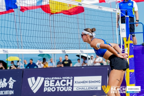 FOTO: Volleyball World. Raupelyte/Paulikiene (LTU) vs Alvarez M/Moreno (ESP)