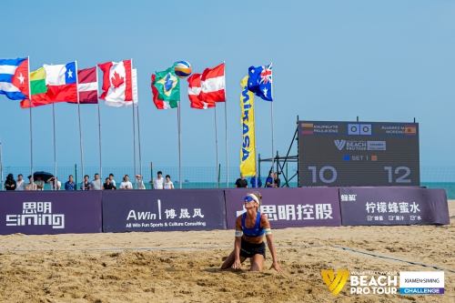 FOTO: Volleyball World. Raupelyte/Paulikiene (LTU) vs Alvarez M/Moreno (ESP)
