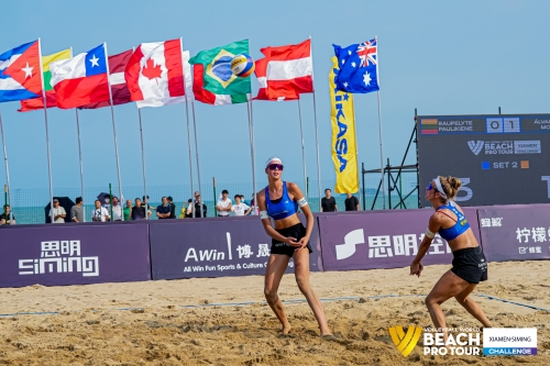 FOTO: Volleyball World. Raupelyte/Paulikiene (LTU) vs Alvarez M/Moreno (ESP)