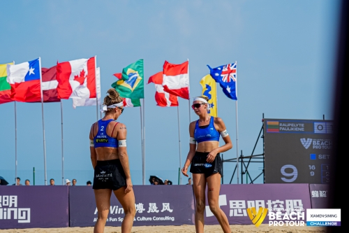 FOTO: Volleyball World. Raupelyte/Paulikiene (LTU) vs Alvarez M/Moreno (ESP)