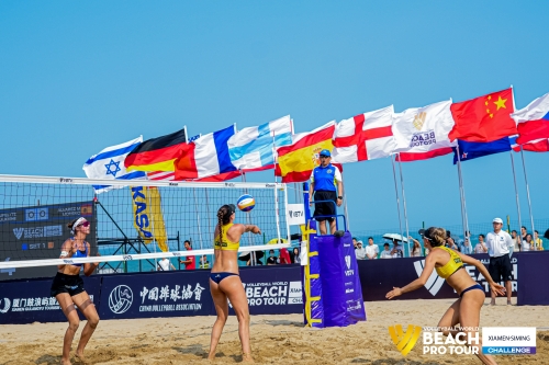 FOTO: Volleyball World. Raupelyte/Paulikiene (LTU) vs Alvarez M/Moreno (ESP)
