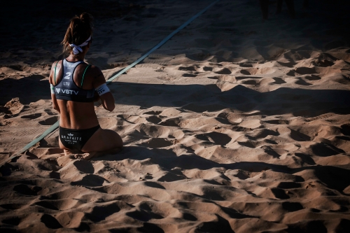 FOTO: Volleyball World. Paulikiene/Raupelyte (LTU) vs Vieira/Chamereau FRA