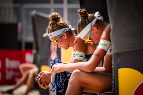 FOTO: Volleyball World. Ittlinger/Van de Velde (GER) vs Paulikiene/Raupelyte (LTU)