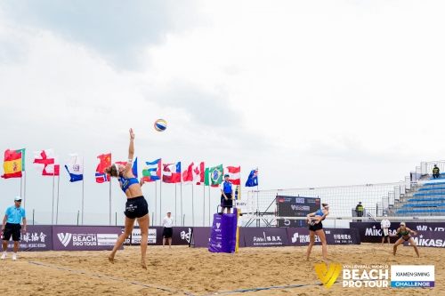 FOTO: Volleyball World. Raupelyte/Paulikiene (LTU) vs Ittlinger/Borger (GER)