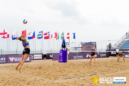 FOTO: Volleyball World. Raupelyte/Paulikiene (LTU) vs Ittlinger/Borger (GER)