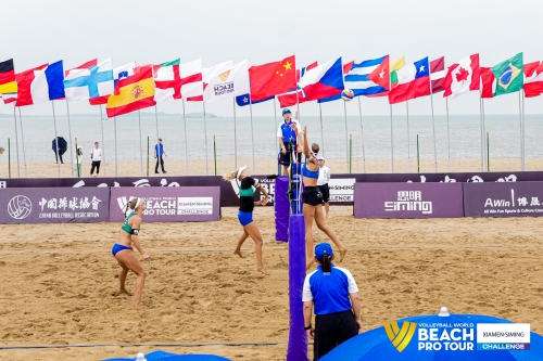 FOTO: Volleyball World. Raupelyte/Paulikiene (LTU) vs Ittlinger/Borger (GER)