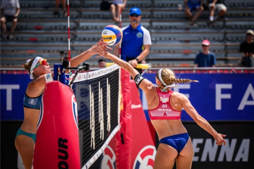 FOTO: Volleyball World. Ittlinger/Van de Velde (GER) vs Paulikiene/Raupelyte (LTU)