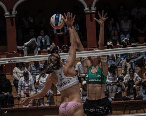 FOTO: SC Sports Media. Paulikiene/Raupelyte LTU vs	Pavelkova K./Pavelkova A. CZE