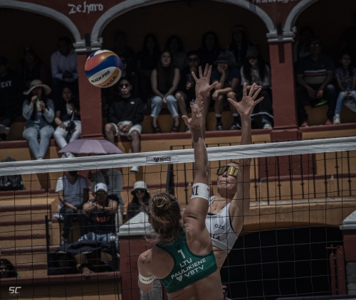 FOTO: SC Sports Media. Paulikiene/Raupelyte LTU vs	Pavelkova K./Pavelkova A. CZE
